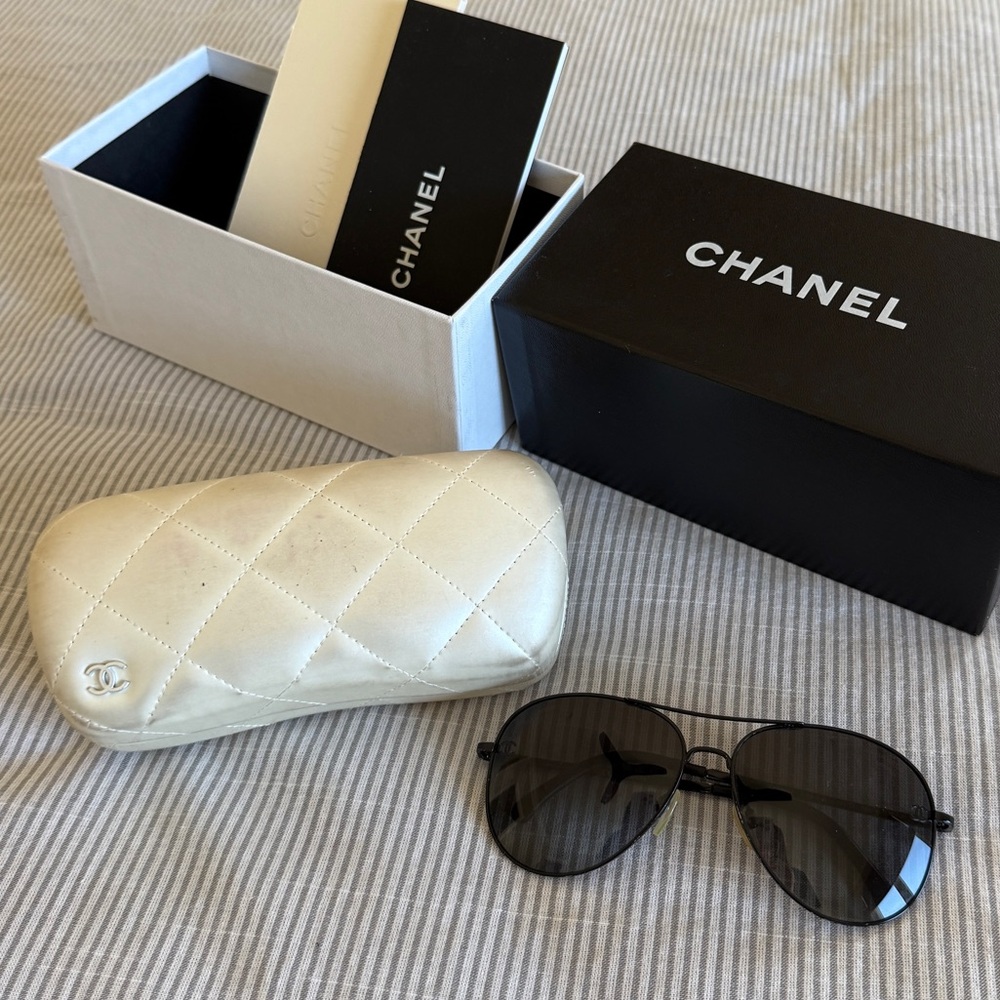 Chanel Pilot Aviator Sunglasses in Black
